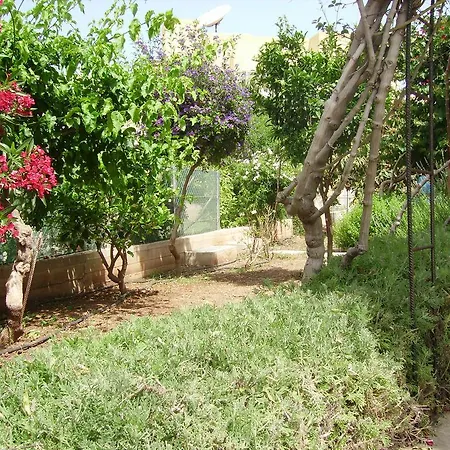 Kissonerga Apartment *